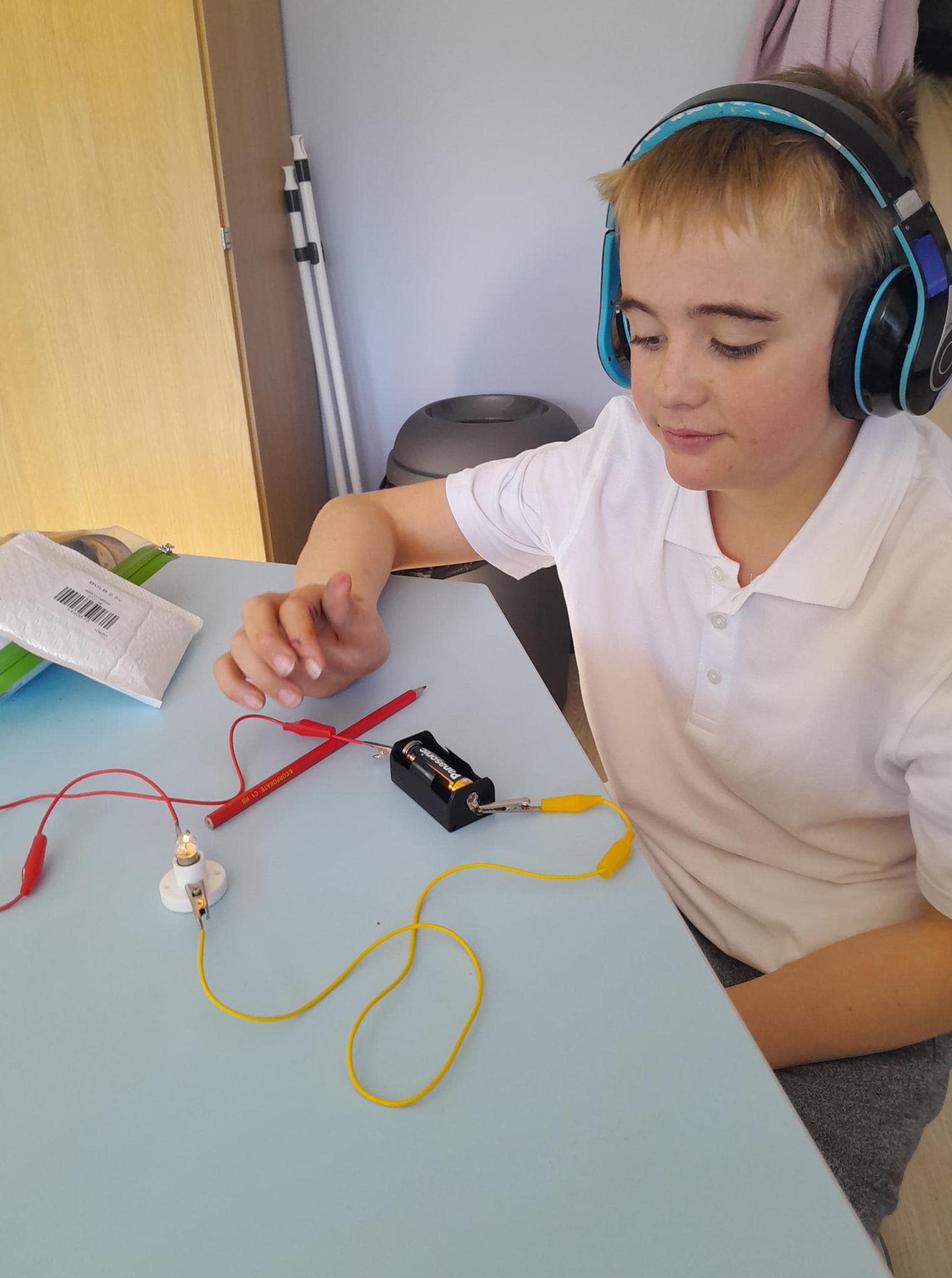 Our engaging science lessons at Allerthorpe SEN School allow learners to build and test circuits, fostering curiosity and a deeper understanding of how electrical components work.